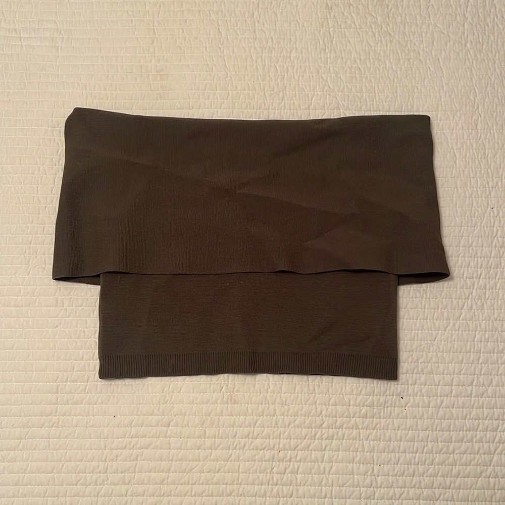 Ronny Kobo Size XS Olive Green Off Shoulder Crop Top - Worn Once